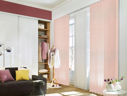 Verticale lamellen roze