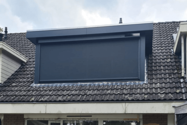 Zonwering geplaatst
